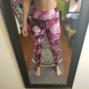 Small fabletics leggings